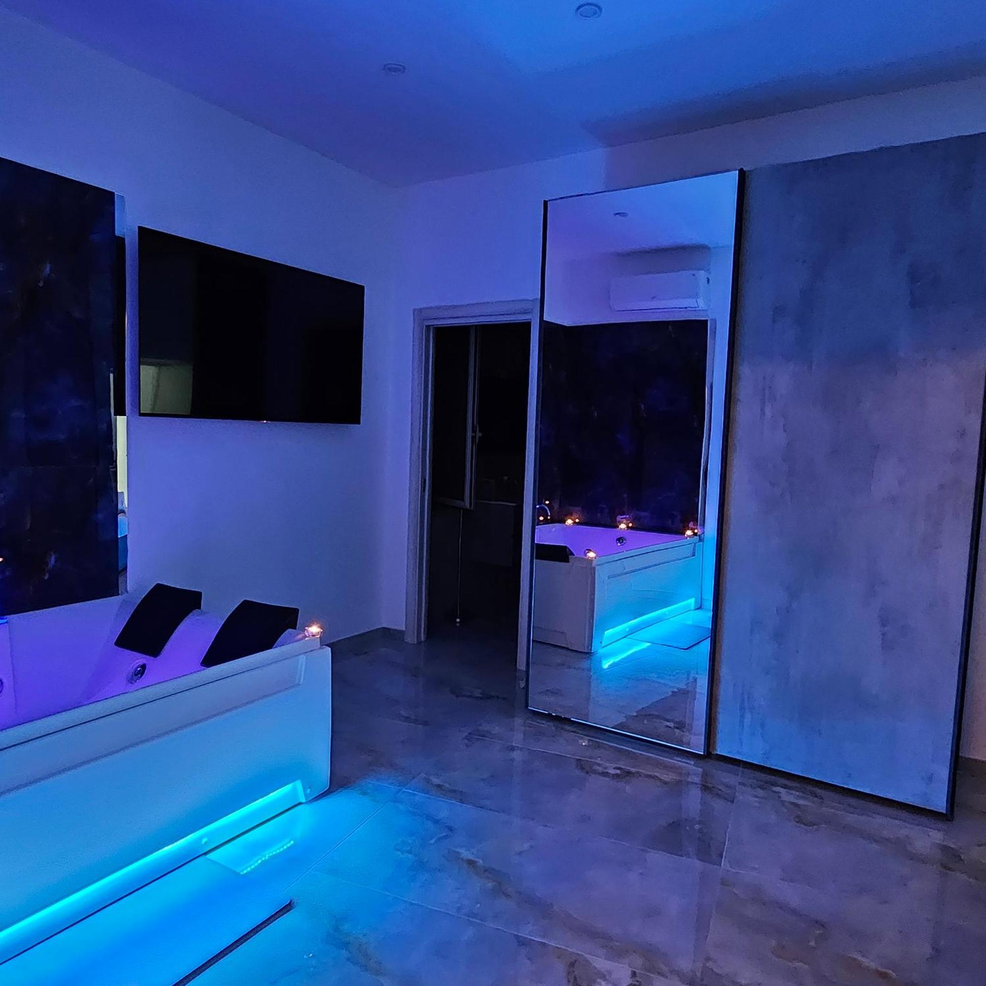 Da Tonino Luxury Apartments Napoli Ngoại thất bức ảnh