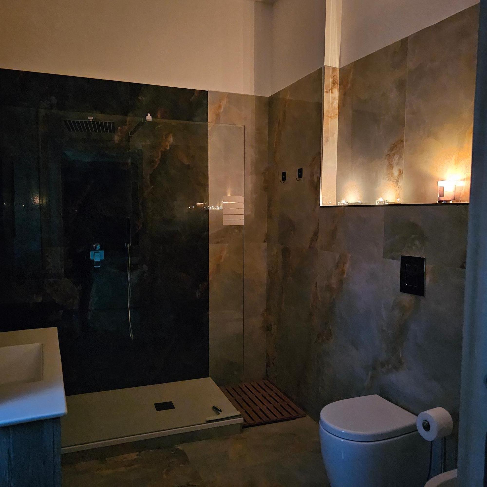 Da Tonino Luxury Apartments Napoli Ngoại thất bức ảnh