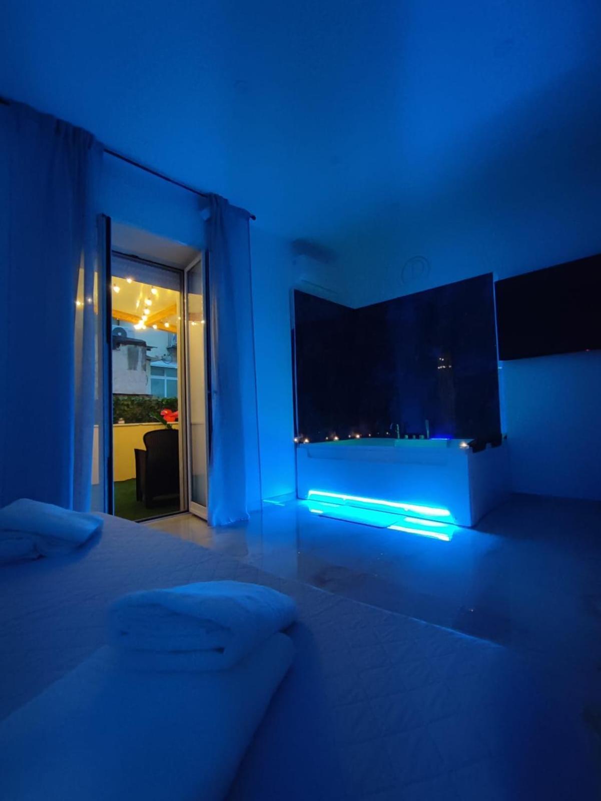 Da Tonino Luxury Apartments Napoli Ngoại thất bức ảnh