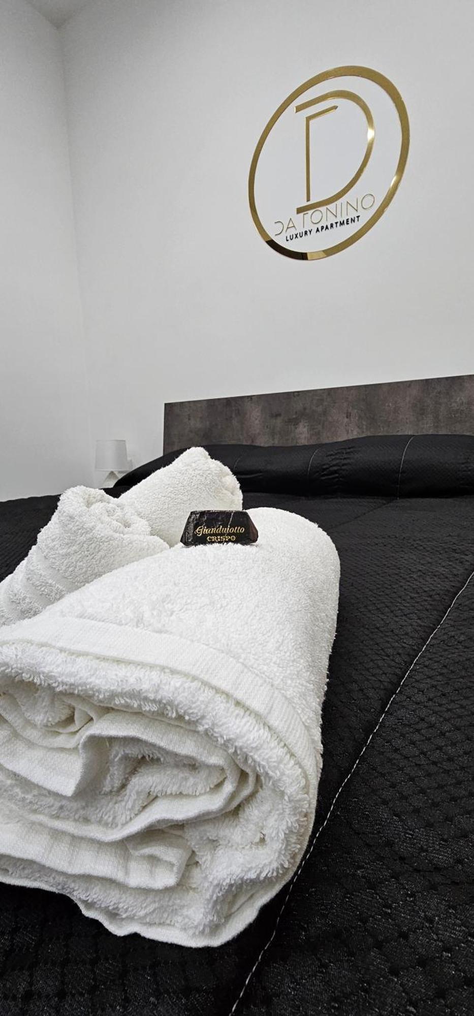 Da Tonino Luxury Apartments Napoli Ngoại thất bức ảnh