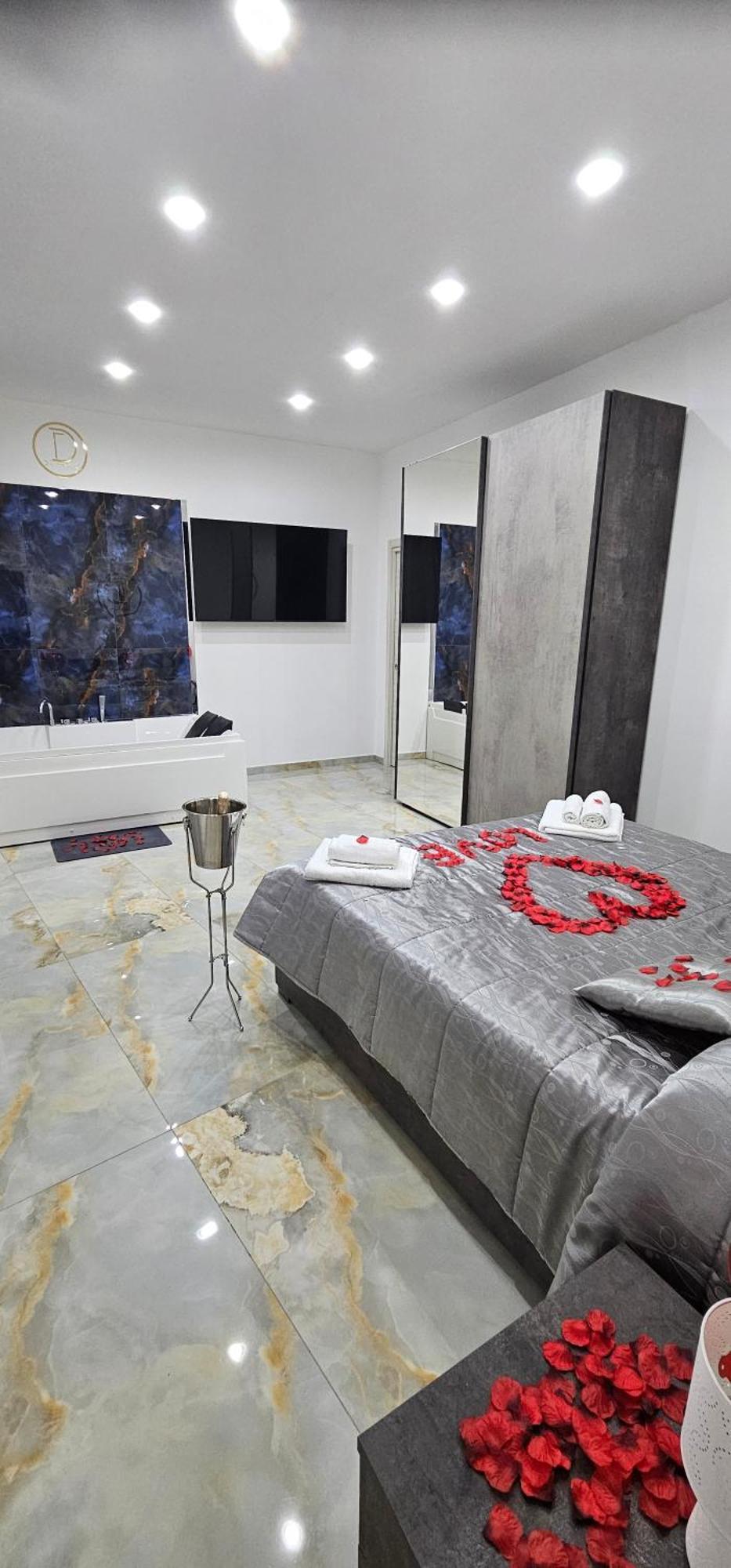 Da Tonino Luxury Apartments Napoli Ngoại thất bức ảnh