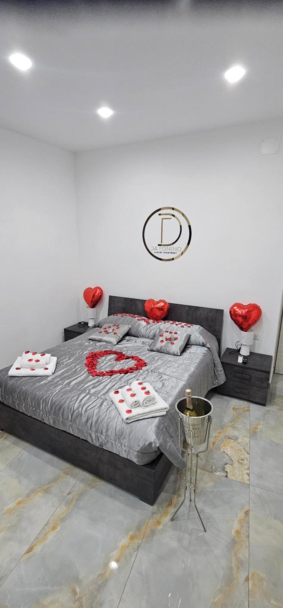 Da Tonino Luxury Apartments Napoli Ngoại thất bức ảnh